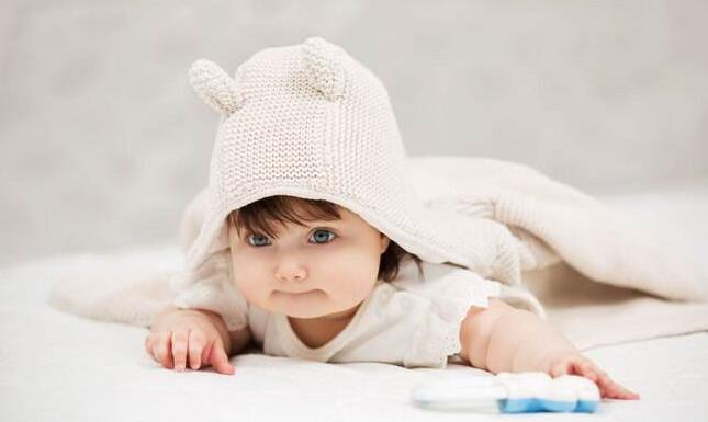 嬰兒寶寶身邊不能放這些東西